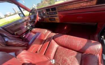 Lincoln-Town-Car-1986-16