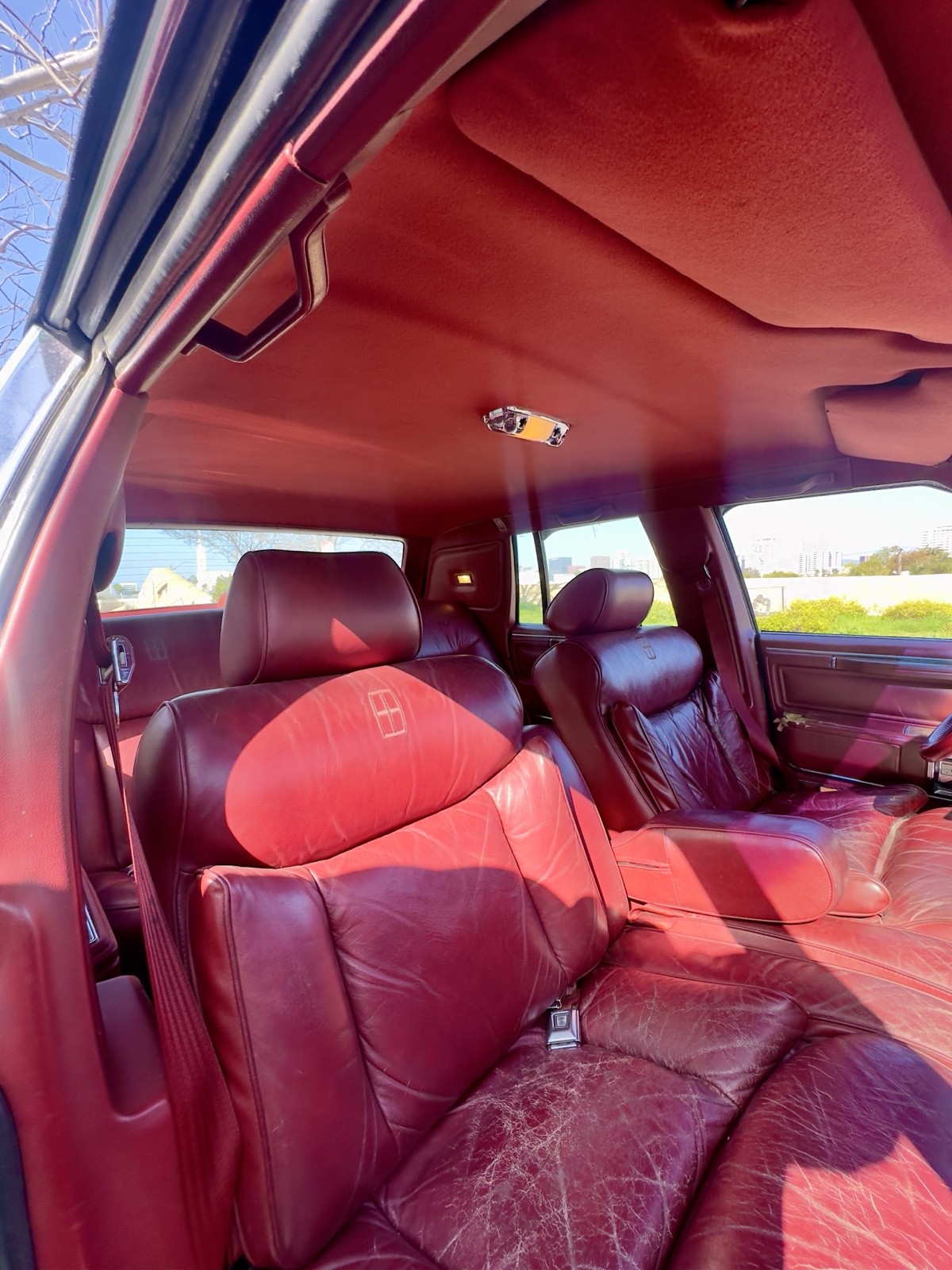 Lincoln-Town-Car-1986-18