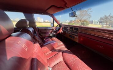 Lincoln-Town-Car-1986-19