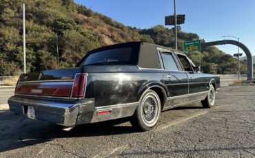 Lincoln-Town-Car-1986-2