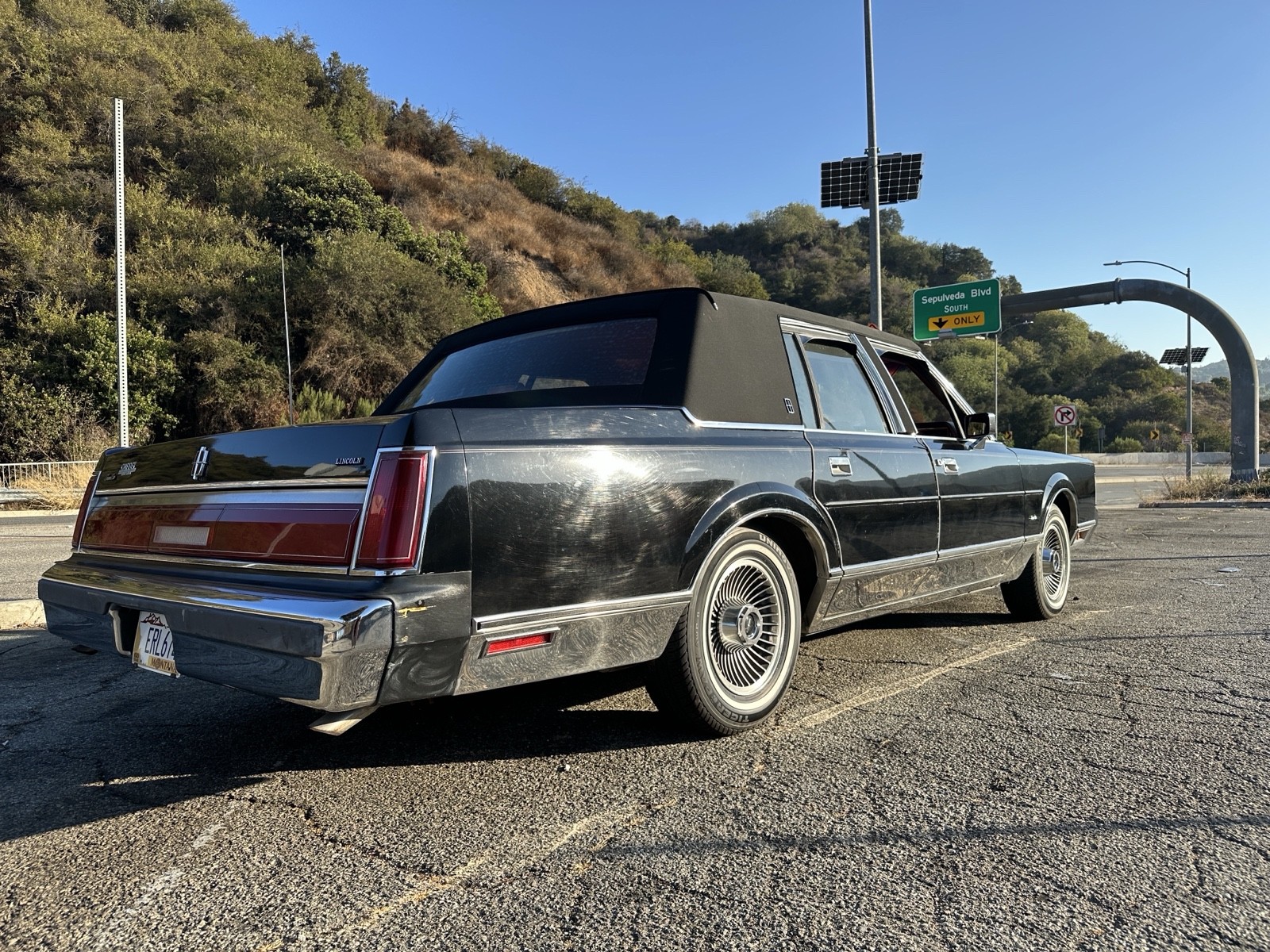 Lincoln-Town-Car-1986-2