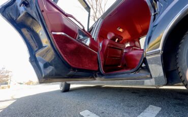 Lincoln-Town-Car-1986-23