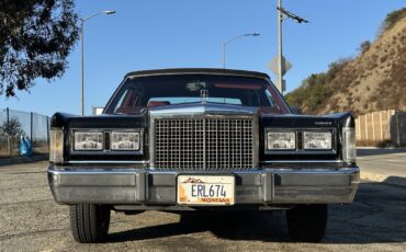 Lincoln-Town-Car-1986