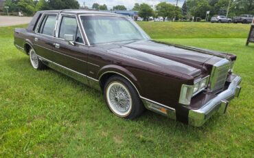 Lincoln-Town-Car-1988-Sedan-1