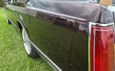 Lincoln-Town-Car-1988-Sedan-10