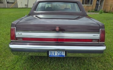 Lincoln-Town-Car-1988-Sedan-13