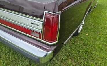 Lincoln-Town-Car-1988-Sedan-14