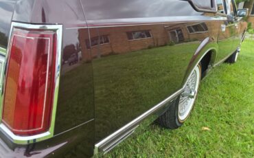 Lincoln-Town-Car-1988-Sedan-15