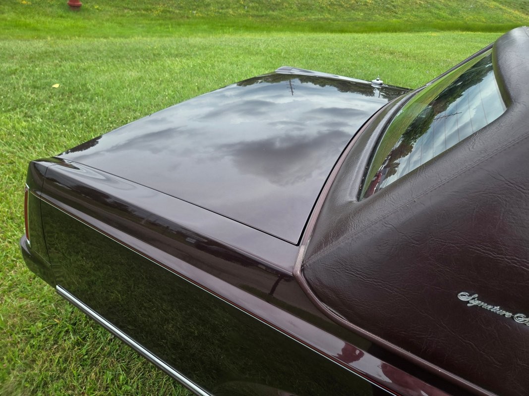 Lincoln-Town-Car-1988-Sedan-18