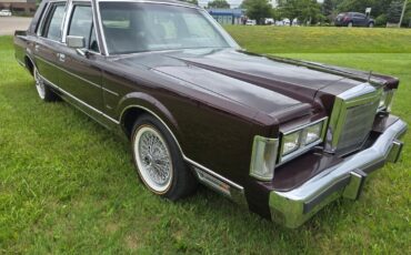 Lincoln-Town-Car-1988-Sedan-2