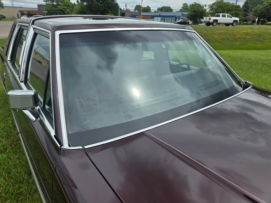 Lincoln-Town-Car-1988-Sedan-21