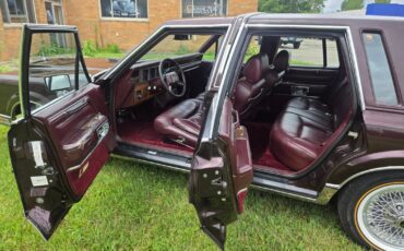Lincoln-Town-Car-1988-Sedan-28