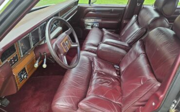Lincoln-Town-Car-1988-Sedan-29