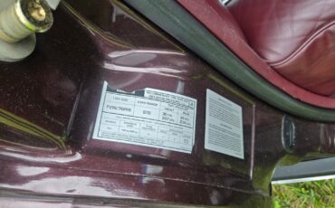 Lincoln-Town-Car-1988-Sedan-37