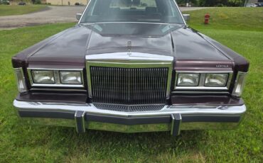 Lincoln-Town-Car-1988-Sedan-5