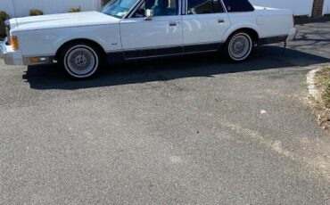 Lincoln-Town-Car-1989-1