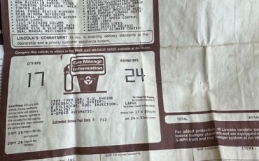 Lincoln-Town-Car-1989-10