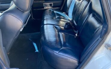 Lincoln-Town-Car-1989-9