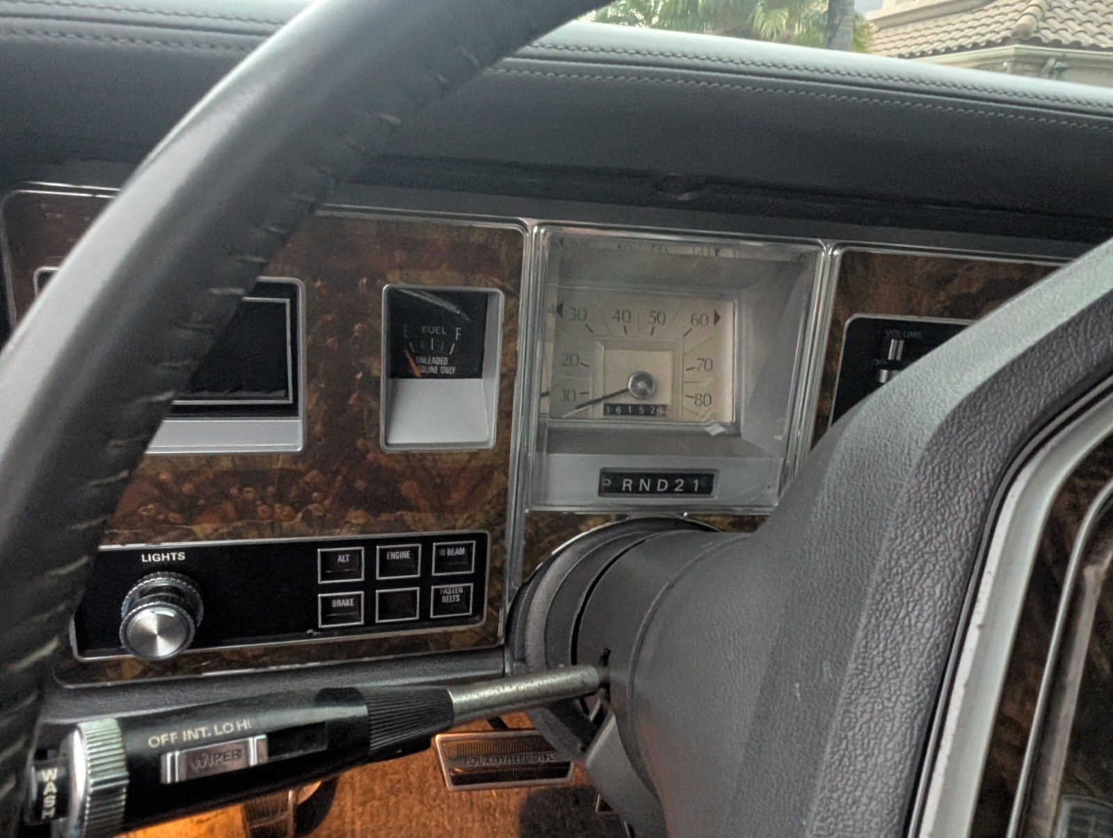 Lincoln-Versailles-1979-Sedan-2