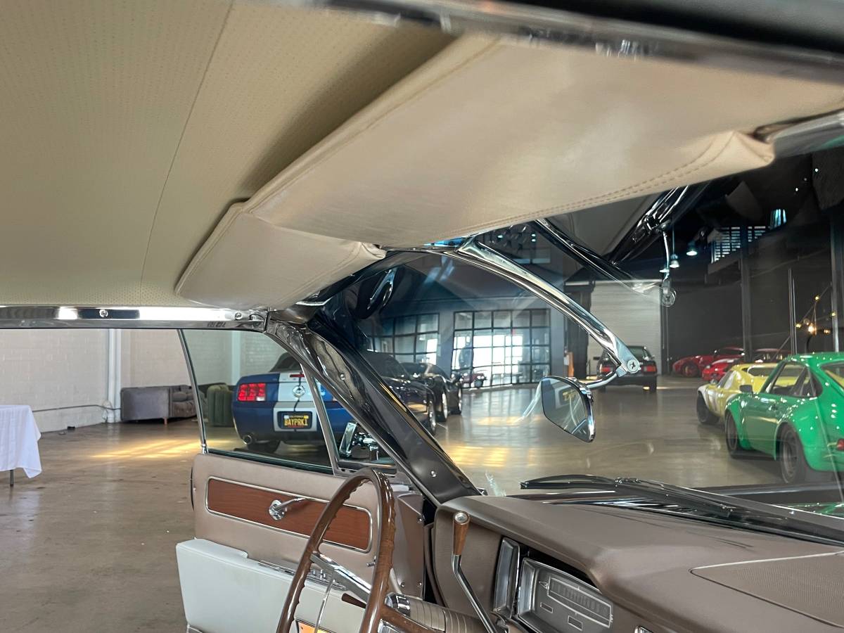 Lincoln-continental-1963-black-13