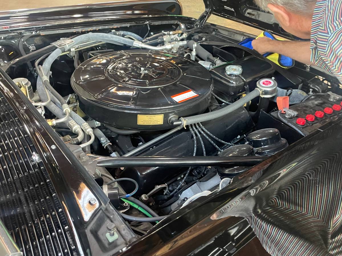 Lincoln-continental-1963-black-19