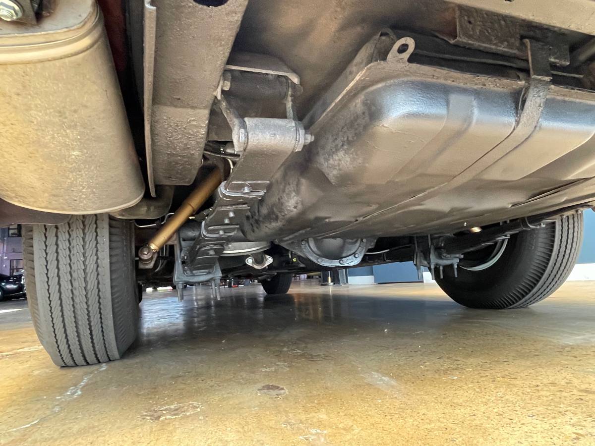 Lincoln-continental-1963-black-20