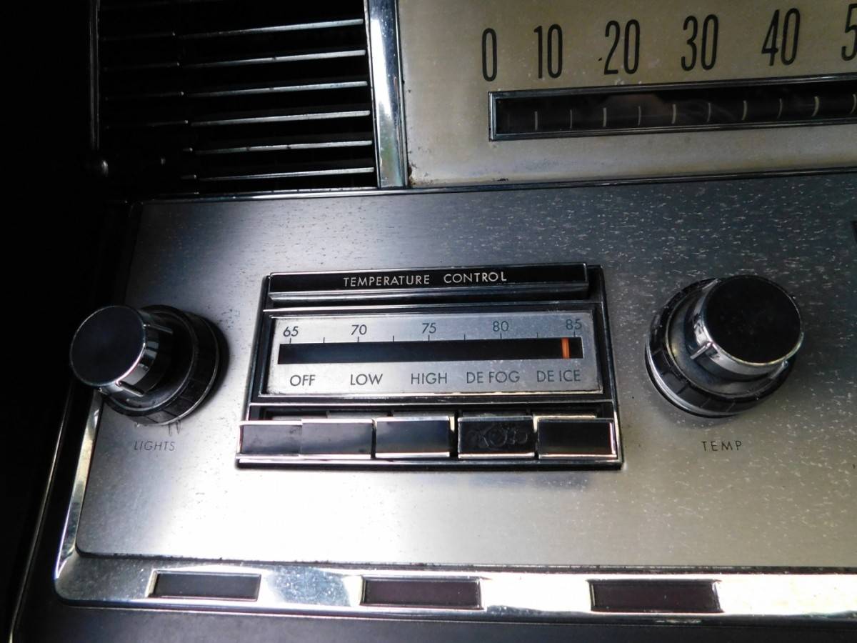 Lincoln-continental-1967-brown-11