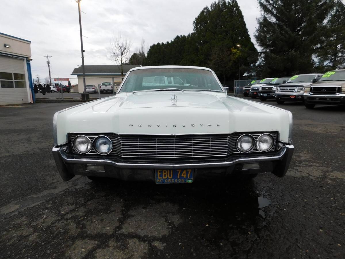 Lincoln-continental-1967-brown-16