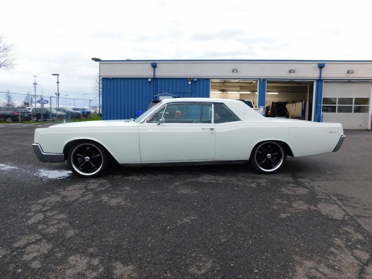 Lincoln-continental-1967-brown-17