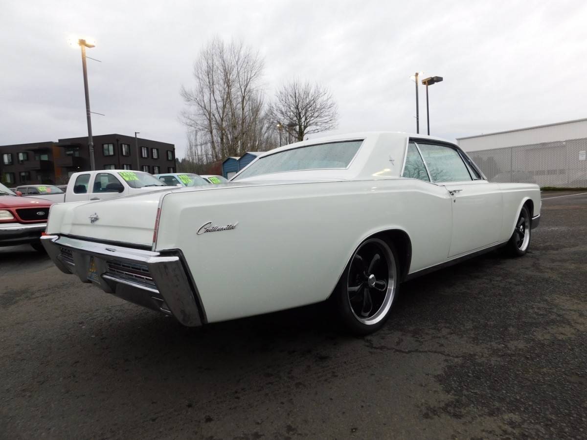 Lincoln-continental-1967-brown-2