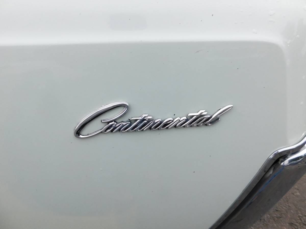 Lincoln-continental-1967-brown-20