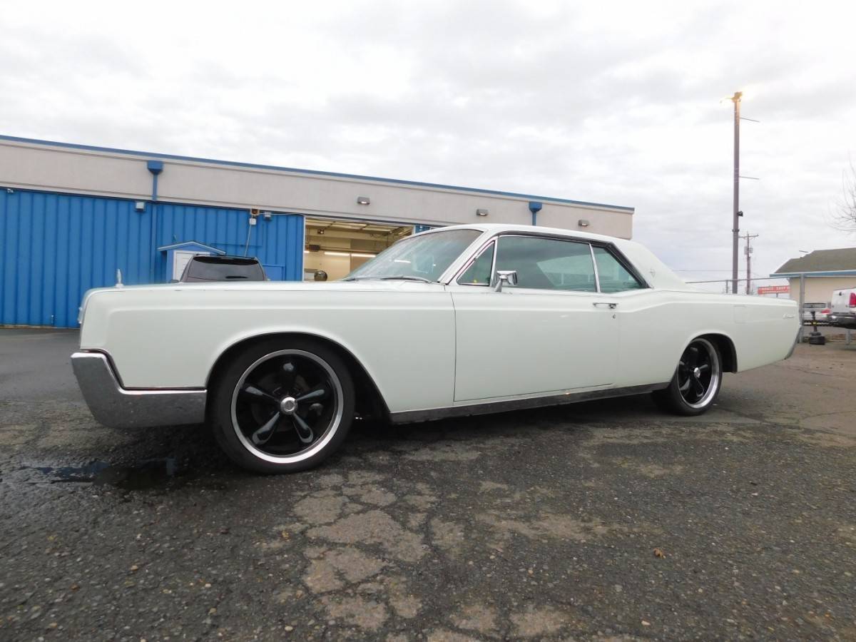 Lincoln-continental-1967-brown-4