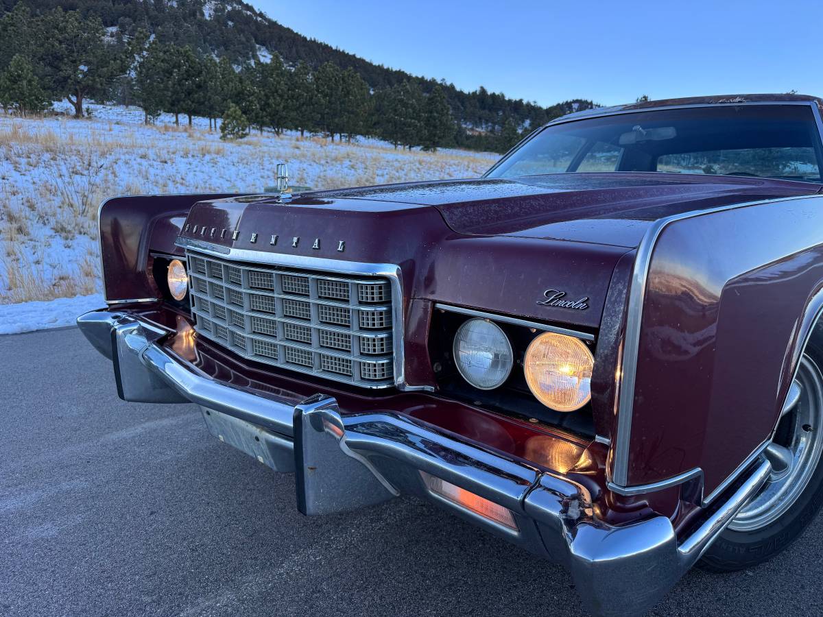 Lincoln-continental-1973-1