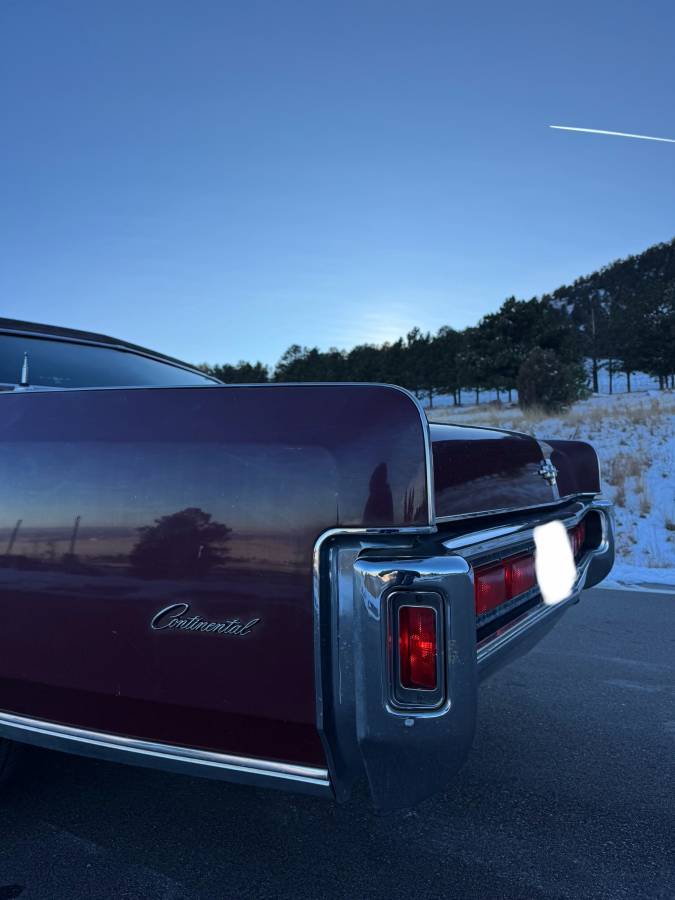 Lincoln-continental-1973-10