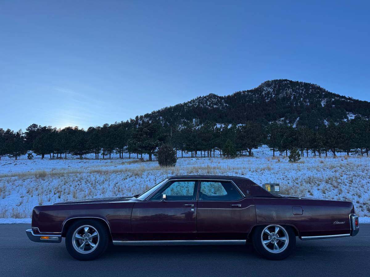 Lincoln-continental-1973-11