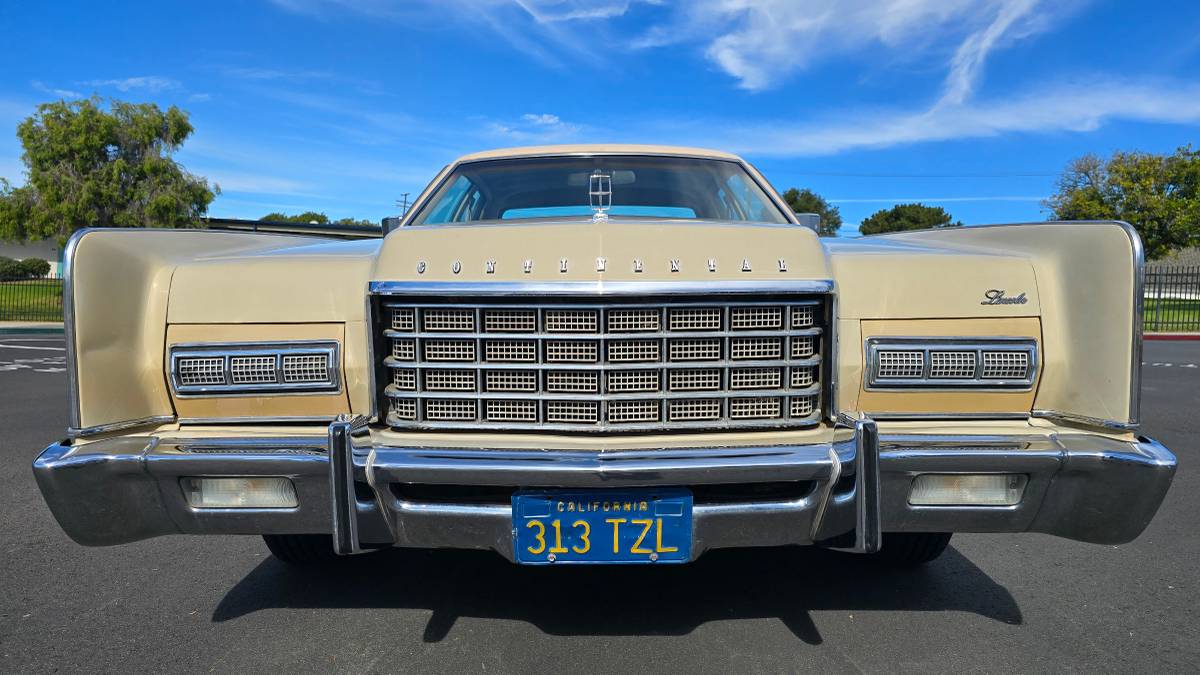 Lincoln-continental-1973-2