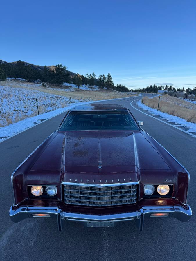 Lincoln-continental-1973-5