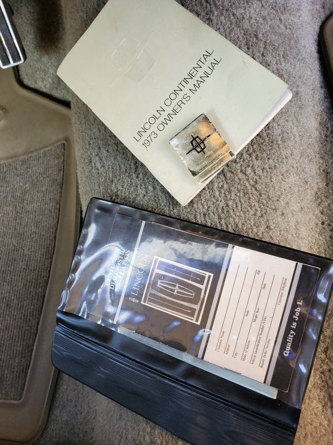 Lincoln-continental-1973-6