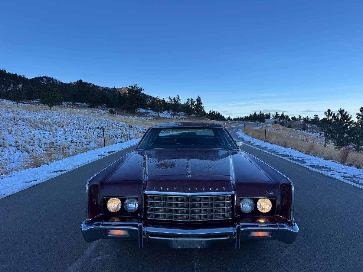 Lincoln-continental-1973-7