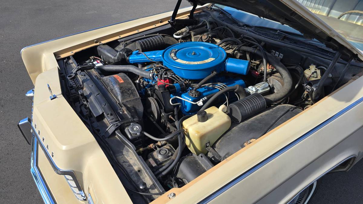 Lincoln-continental-1973-7