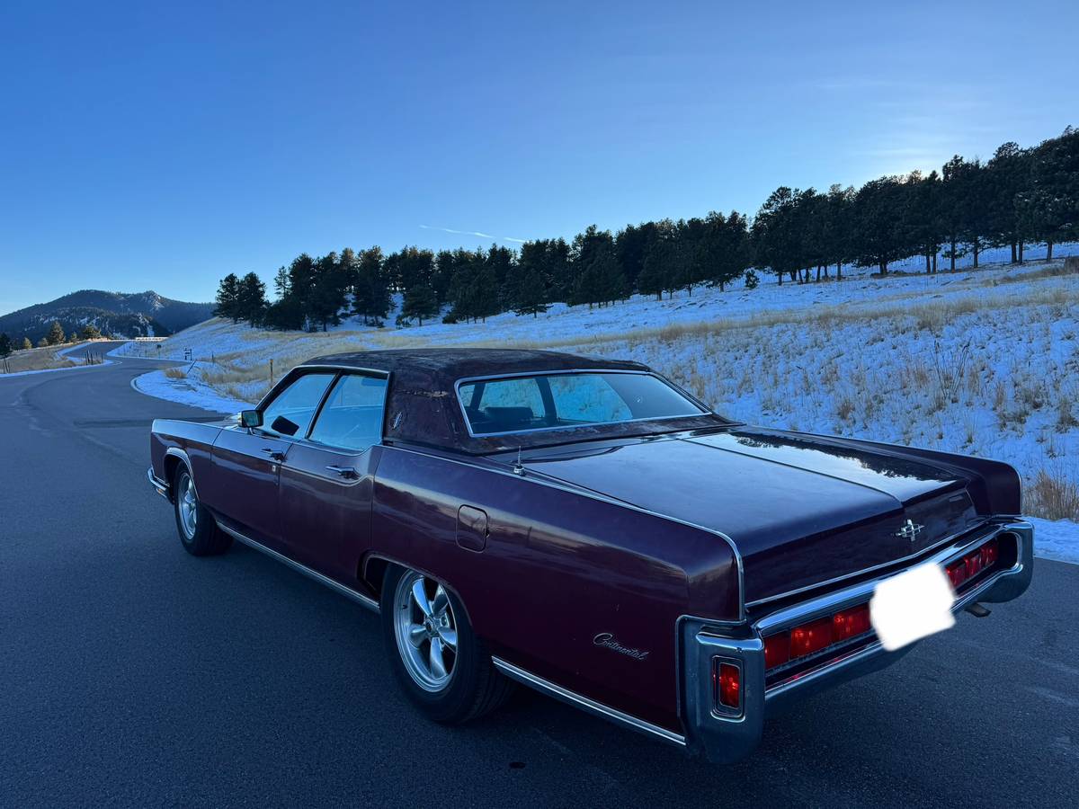 Lincoln-continental-1973-9