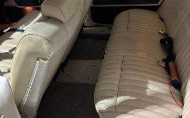 Lincoln-continental-1973-white-2