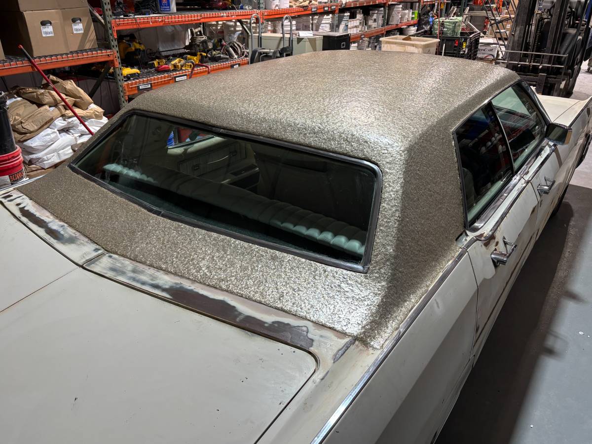 Lincoln-continental-1973-white-6