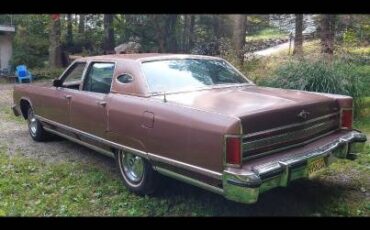 Lincoln-continental-1976-brown-11