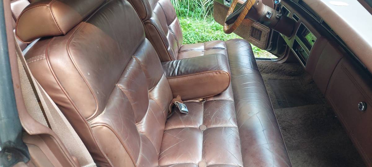 Lincoln-continental-1976-brown-9