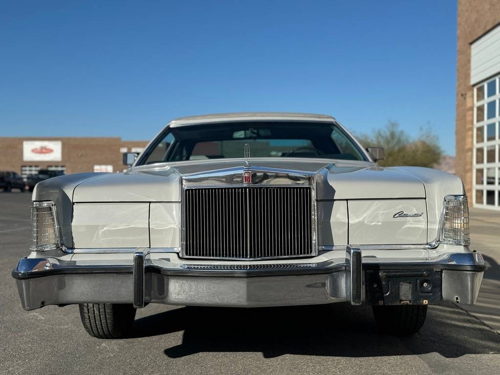 Lincoln-continental-1976-grey-1