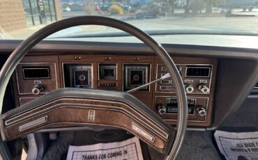 Lincoln-continental-1976-grey-54