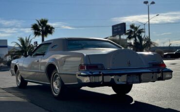 Lincoln-continental-1976-grey-82