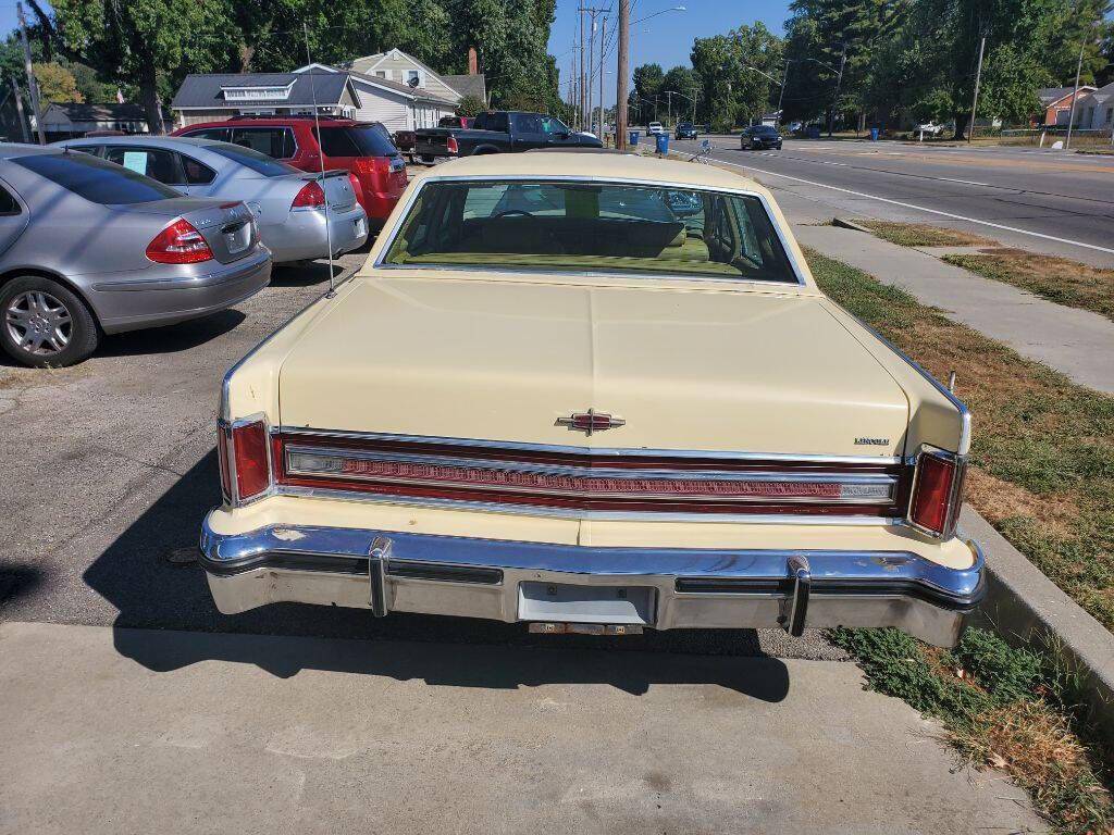 Lincoln-continental-1977-11