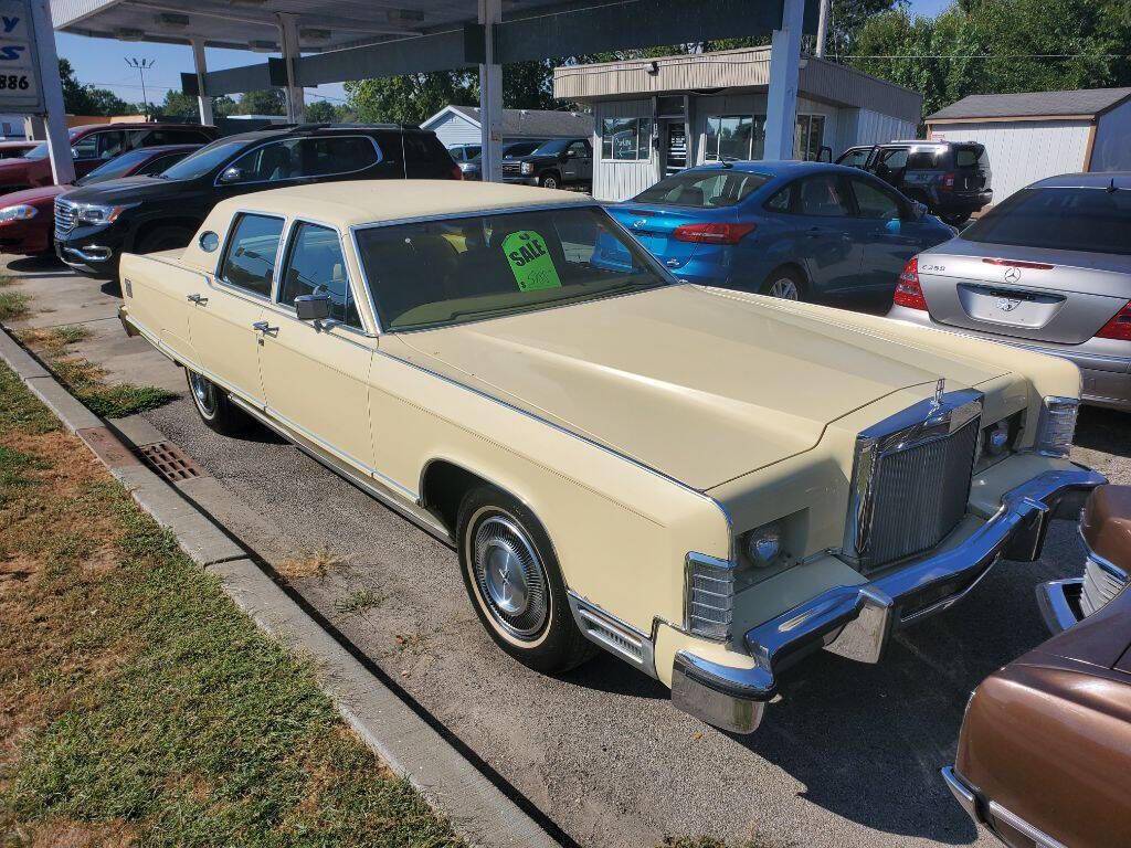 Lincoln-continental-1977-15
